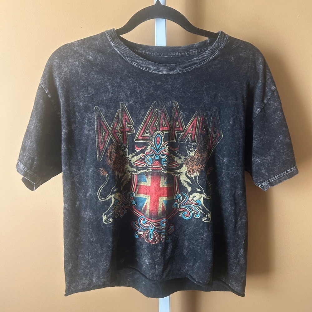 Def Leppard Graphic T-Shirt
